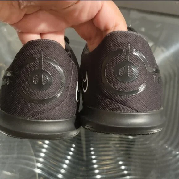 Nike Tempo Sneakers - Picture 2 of 8